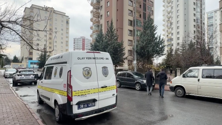 Eşiyle konuşmak için gittiği binada görevlinin karısını öldürdü