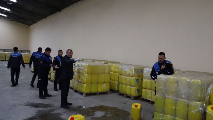 Ayçiçeği yağına bakın ne katmışlar! 3 bin bidondan fazla meğer firma da...