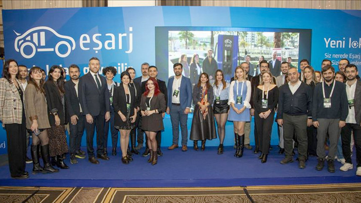 Eşarj yeni şarj istasyonunu İzmir'de açtı