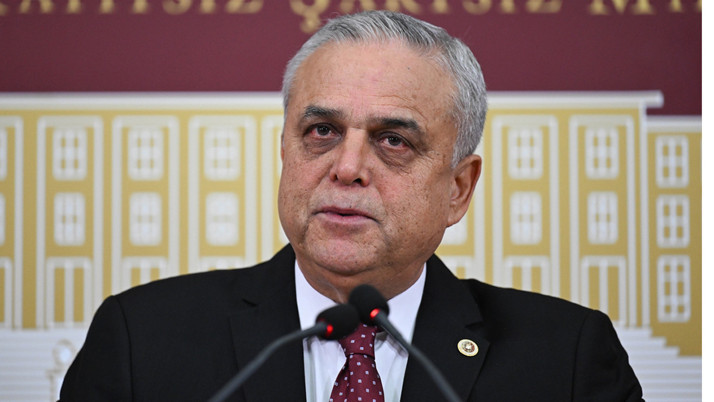 CHP'den istifa eden Hasan Ufuk Çakır CHP yönetimine rest çekti: Kızılay'da asacağım kendimi