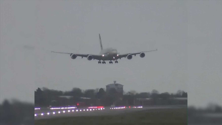 PSG uçağı Bilbao'ya inişte zorlandı