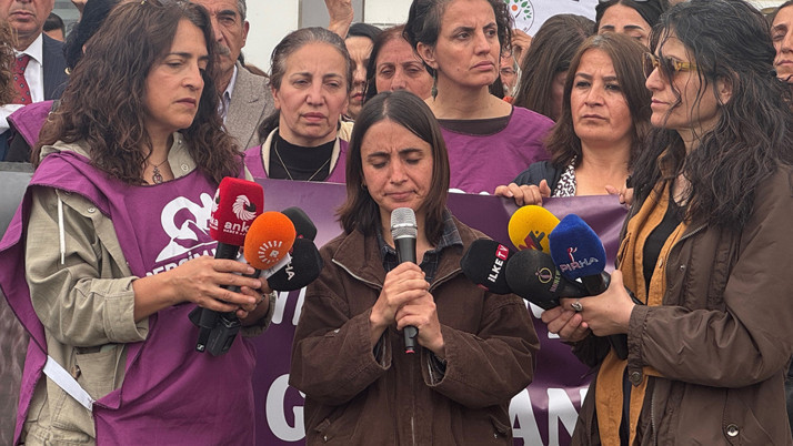 Tunceli'de Gülistan Doku'nun ablası ve annesi konuştu