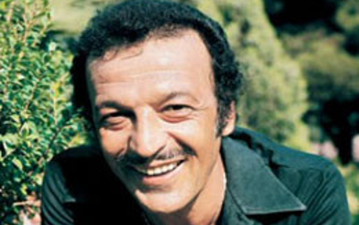 Sadri Alışık Kimdir?