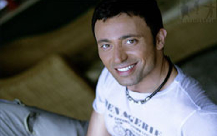 Mustafa Sandal Kimdir?