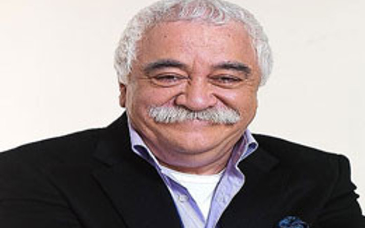 Levent Kırca Kimdir?