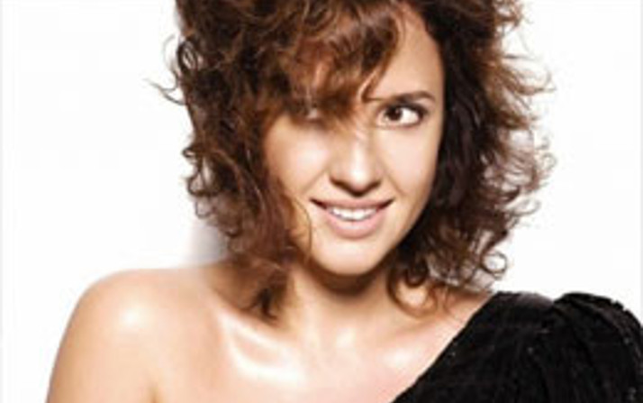 Ayşe Özyılmazel Kimdir?