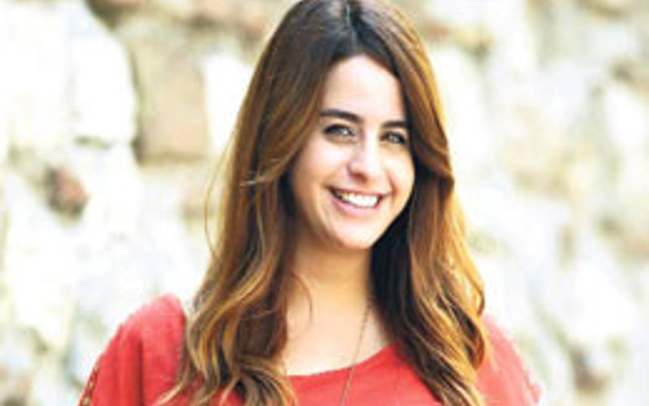 Büşra Pekin Kimdir?