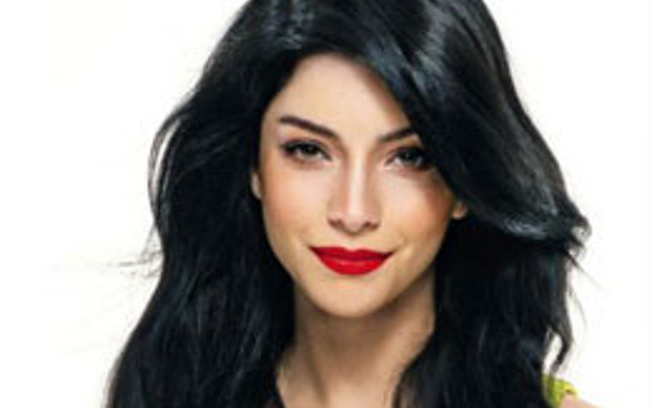 Merve Boluğur Kimdir?