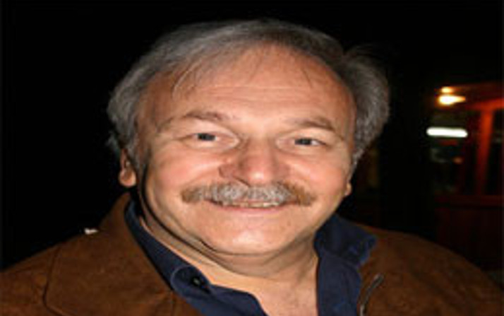 Kamil Sönmez Kimdir?