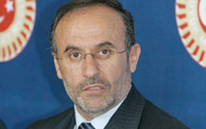 Salih Kapusuz Kimdir?