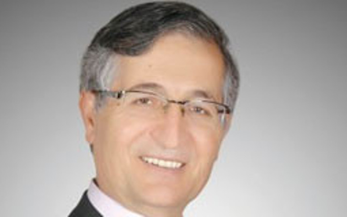 Özcan Yeniçeri Kimdir?