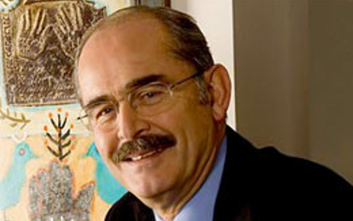 Yılmaz Büyükerşen Kimdir?