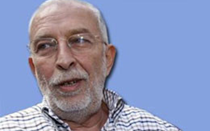 Emin Çölaşan Kimdir?