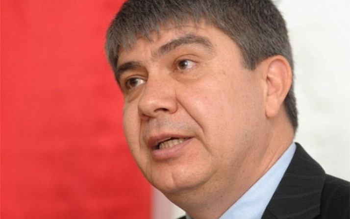 Menderes Türel Kimdir?