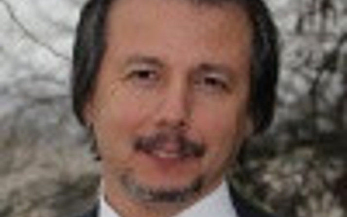 İlhan Uzgel Kimdir?