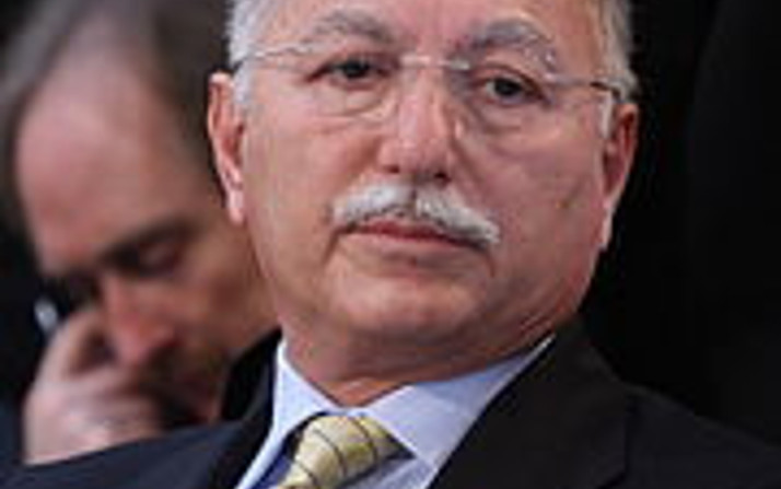 Ekmeleddin İhsanoğlu Kimdir?