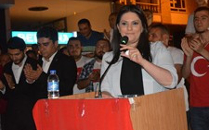 Jülide Sarıeroğlu  Kimdir?