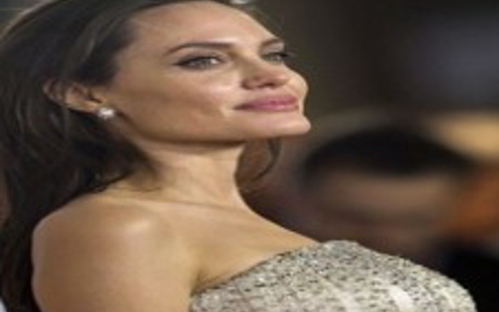 Angelina Jolie Kimdir?