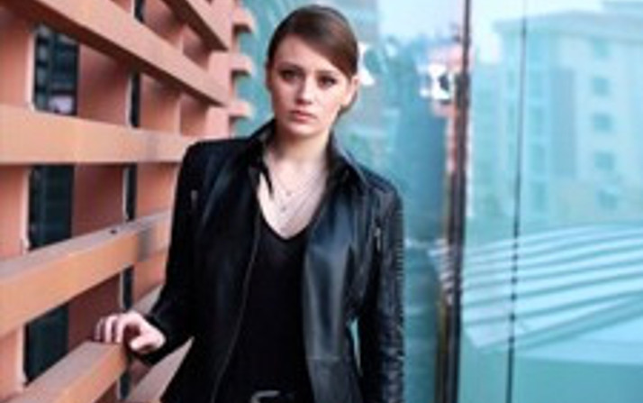 Gizem Karaca Kimdir?