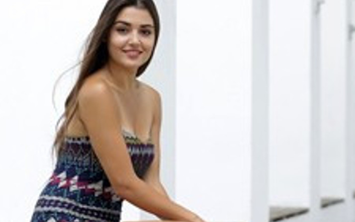 Hande Erçel Kimdir?