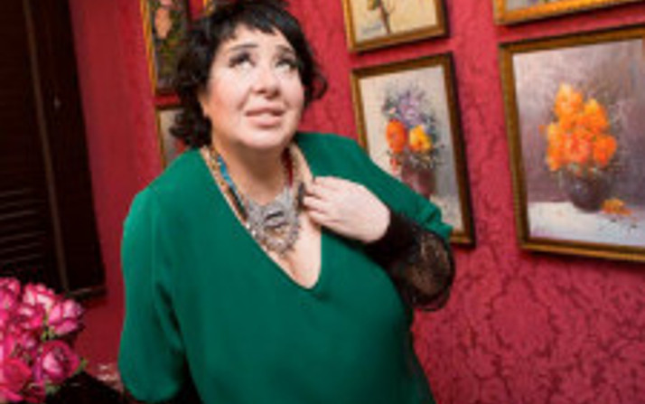 Nur Yerlitaş Kimdir?