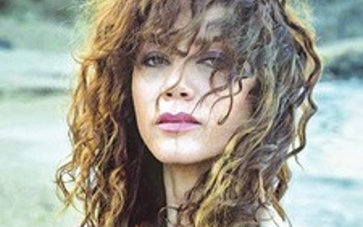 Gökçe Bahadır  Kimdir?