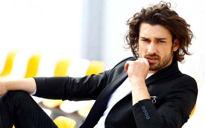 Alp Navruz Kimdir aslen nereli eşi ve çocukları var mı?