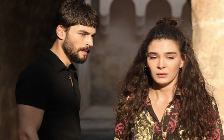 Hercai'nin yıldızları Ebru Şahin ve Akın Akınözü sosyal medyayı salladı! TT oldular - Resim: 1