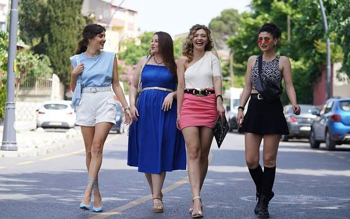 Sen Çal Kapımı yıldızı Melisa Döngel bıçaklı saldırıya uğramıştı bakın nasıl önlem aldı - Resim: 1