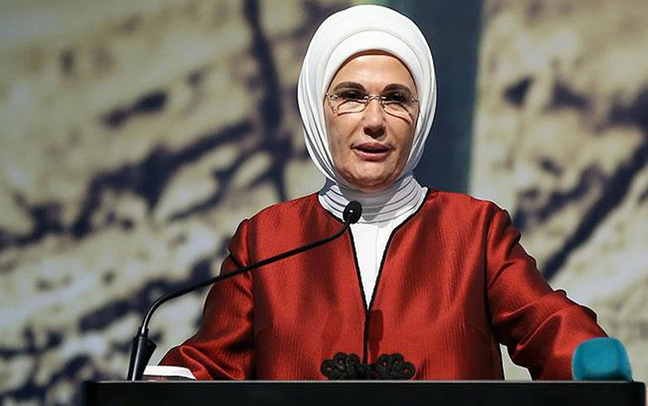 Emine Erdoğan 1316 yaşındaki zeytin ağacını paylaştı
