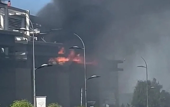 İstinyePark’ta yangın çıktı