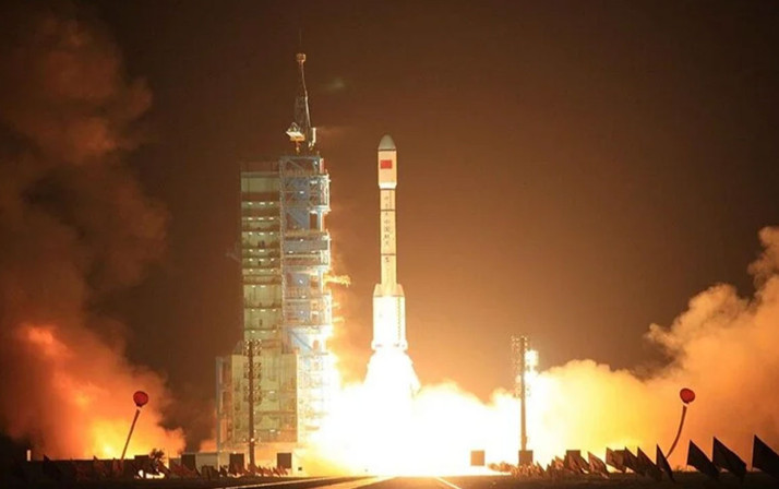 Çin, 2030'a dek Ay'a ayak basmayı hedefliyor