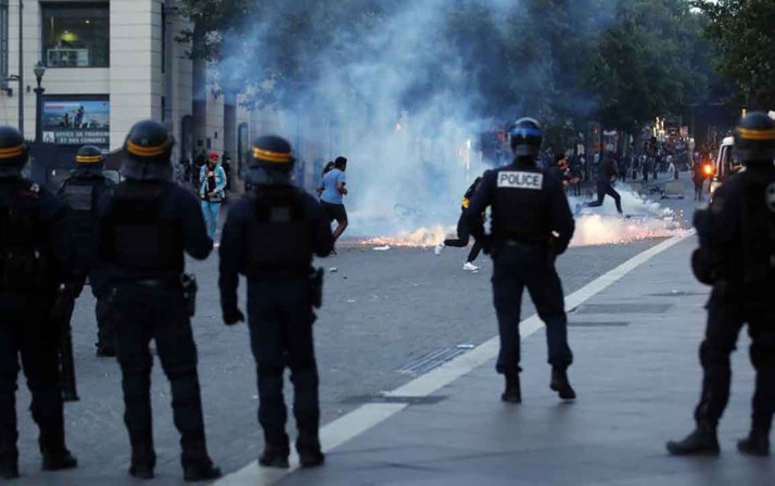 Fransa’daki protestolar şiddetini arttırdı