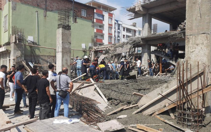 Hatay'da inşaatta felaket! İnşaatta göçük: 3 işçi kurtarıldı, birini kurtarma çalışması sürüyor