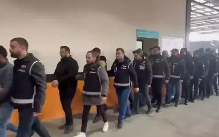 74 ilde ruhsatsız silah taşıyan şahıslara ve silah kaçakçılarına yönelik operasyonlarda bin 124 gözaltı