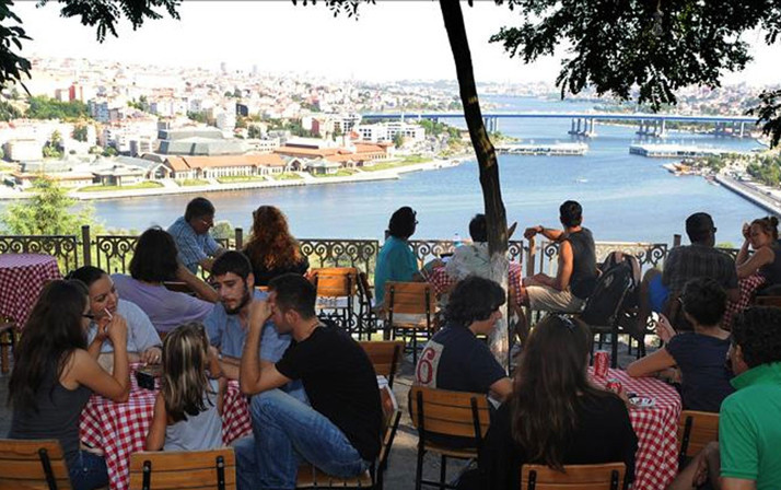 Hacı Yakışıklı "Pierre Loti Tepesi'nin ismi değişsin" dedi "Paris’in en güzel yerine “Yunus Emre Caddesi” ismi mi verildi?" diye sordu