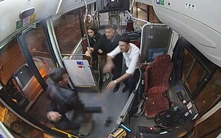 İETT otobüsünde dehşet anları! Şoför kalbinden bıçaklandı