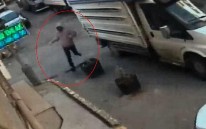 Beyoğlu’nda halk pazarında “aşağılama” cinayeti kamerada