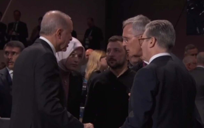 Erdoğan'dan, NATO-Ukrayna Konseyi Oturumu'nda ayaküstü 3'lü zirve