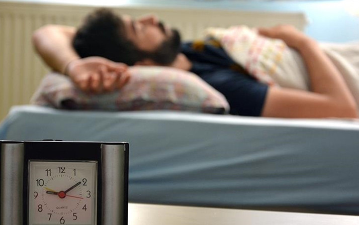 Uyku düzenindeki bozukluklar kalp krizi ve felç riskini artırıyor