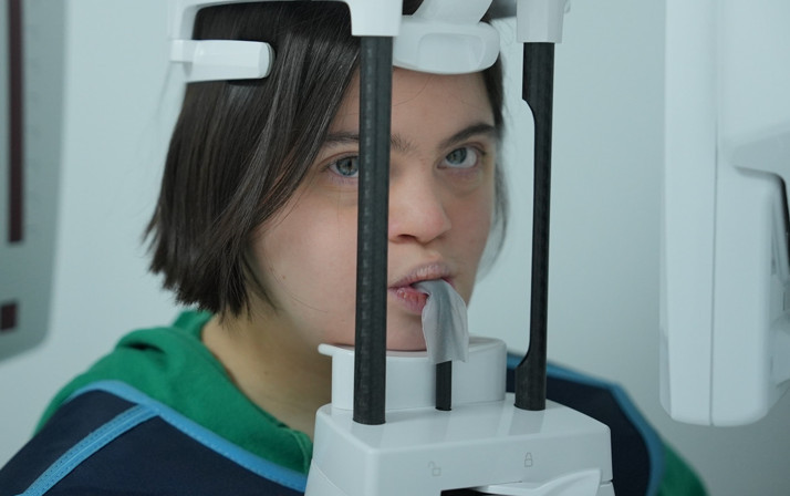 Dünya Oral Sağlığı Günü'nde down sendromlu gençlere özel bakım