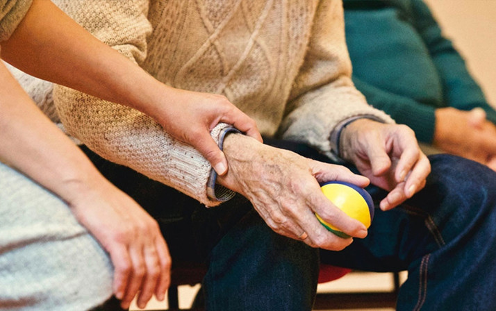 Fethiye'de Alzheimer hastaları su içinde egzersiz yaptı