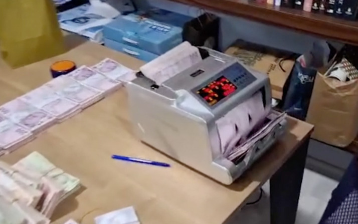 İBB 3. dalga operasyonda nakit para ele geçirildi