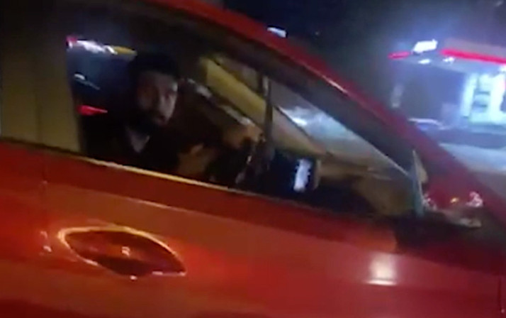 Maltepe'de trafikte tartıştığı sürücü kabusu oldu yan yola girerek kurtuldu