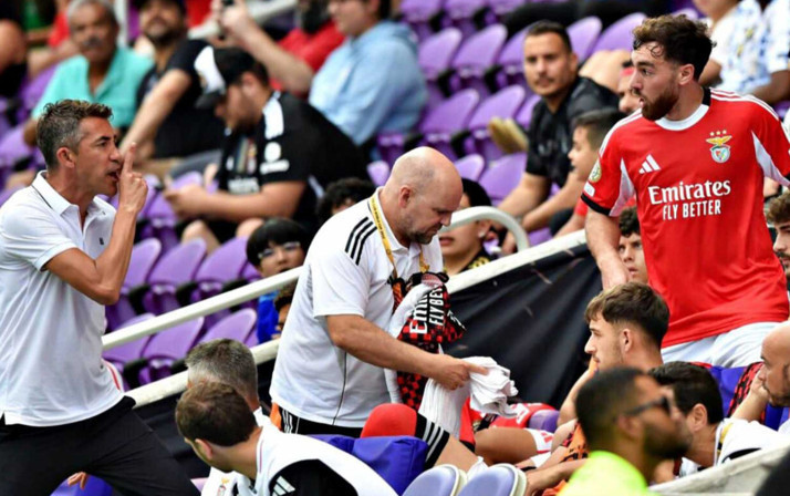 Orkun Kökçü çılgına döndü! Teknik Direktör ile tartıştı