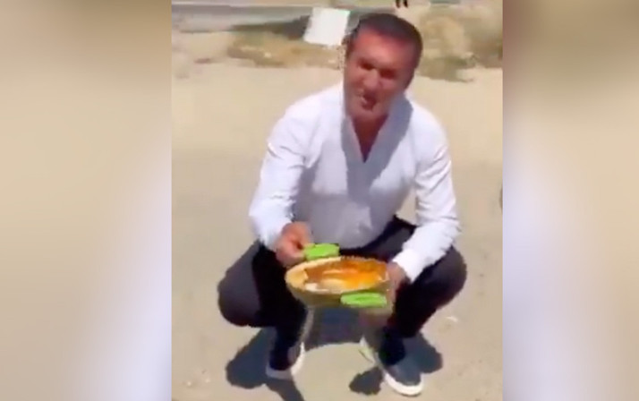 Mustafa Sarıgül'ün asfaltta yumurta pişirme şovu elinde patladı