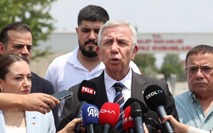 Mansur Yavaş'tan cumhurbaşkanı adaylığı açıklaması: Özgür Bey parlıyor artık olur ben olurum