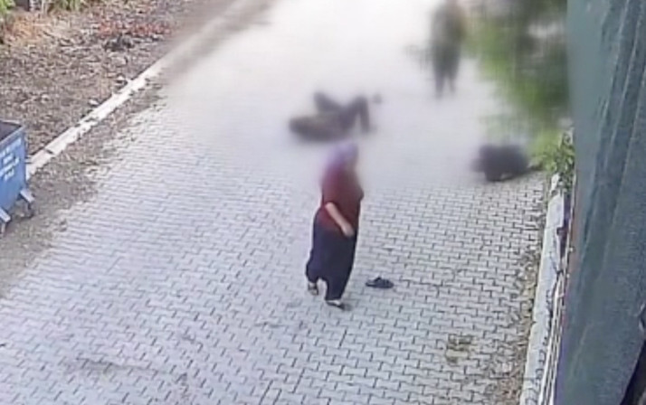 Adana'da bir baba 2 oğlunu vurdu! Oğlu ölürken yaptığı hareket kan dondurdu