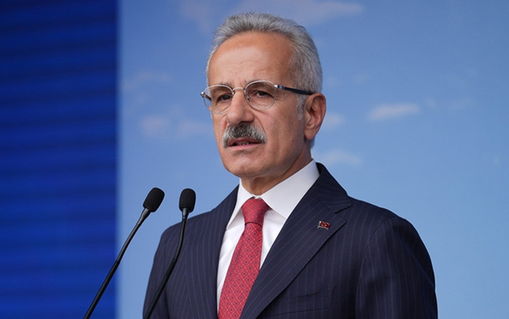 Bakan Uraloğlu, Türkiye'nin ilk 6 akslı elektrikli lokomotifinin üretileceğini bildirdi