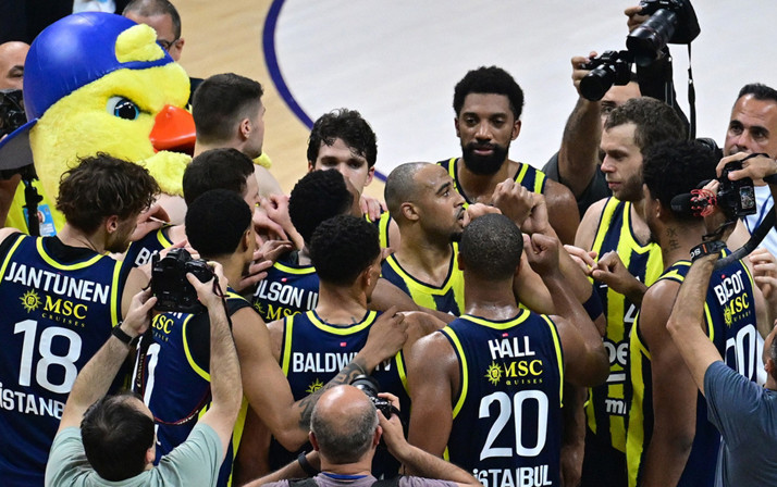Fenerbahçe Beko Paris Basketbol'u farklı yendi
